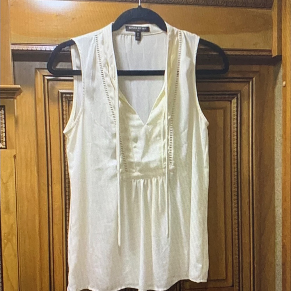 Elegant White Sleeveless Blouse
